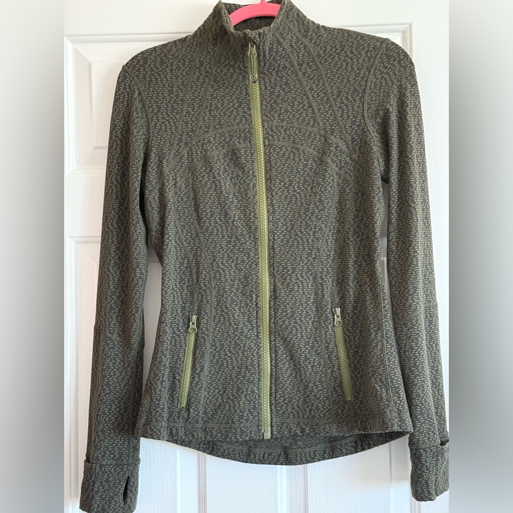 Lululemon define jacket size 8 Green/Black Luon